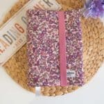 Funda tapa libro papel Romina flores