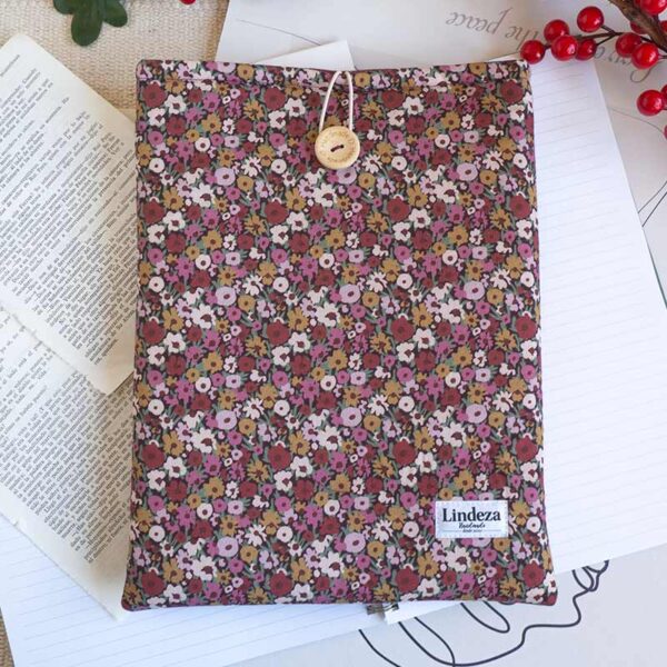 funda con solapa para guardar libros o libretas