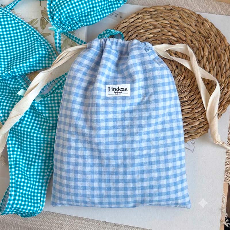 Bolsa impermeable para bikini mojado de tela con cuadros Vichy azul cielo y blanco