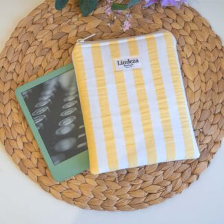 funda para kindle y kobo en tejido de rayas amarilla